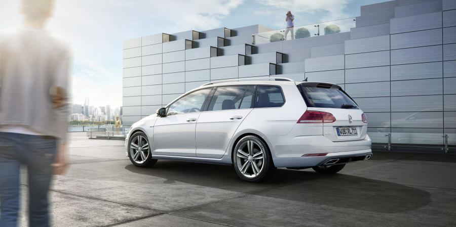  Volkswagen Golf Variant R-Line 2017 года  (WW) (фото 2 из 3)